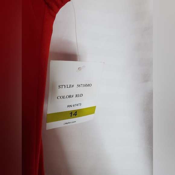 RED SILK DRESS - Picture 4 of 5